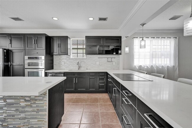 Building Photo - 3041 SW 88th Ave