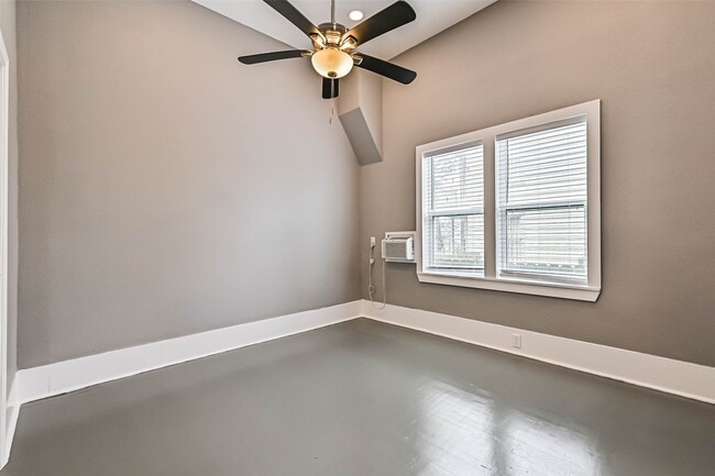 Building Photo - 2914 Avenue K