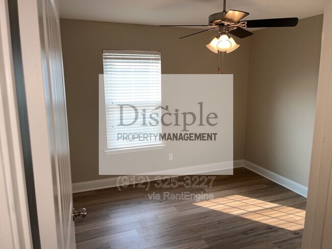 Building Photo - 202 Scarlett Ln