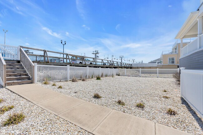 Building Photo - 1515 Ocean Terrace