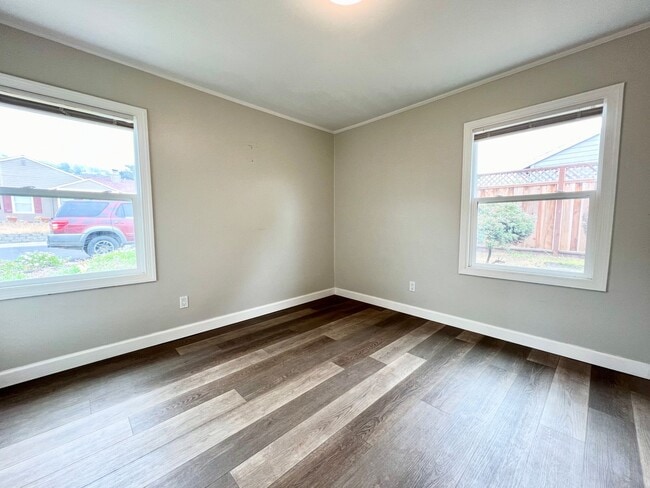 Building Photo - MUST SEE - Updated Single Family Rancher -...