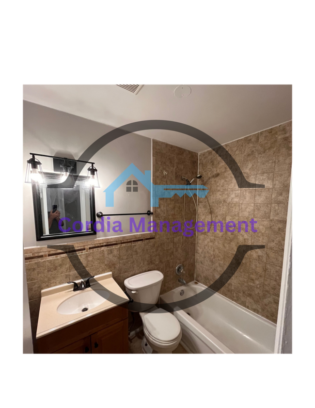 Building Photo - ALL ELECTRIC 3 BR 1.5 Bath Home in College Park