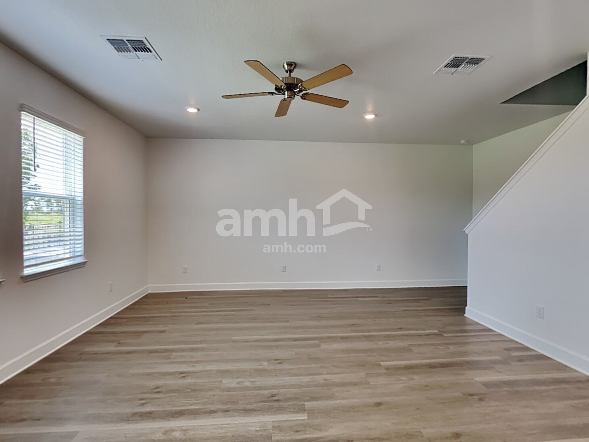 Building Photo - 37824 Dusty Saddle Ln