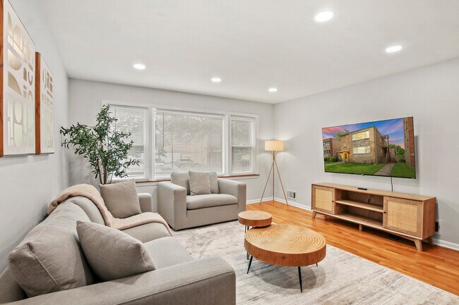 Building Photo - 236 Callan Ave