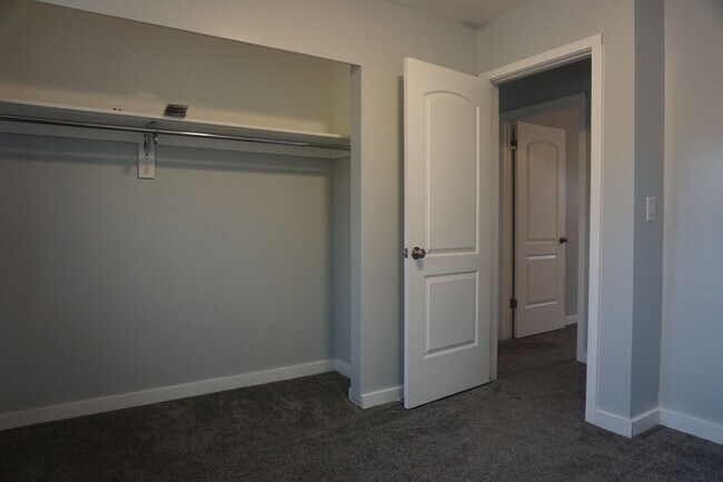 Building Photo - 3706 W Pensacola Cir