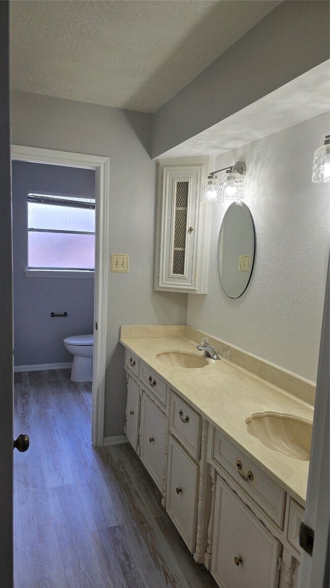 Building Photo - 3303 Candleway Dr