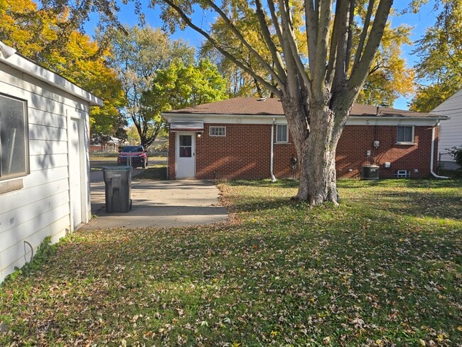 Building Photo - 17629 Prospect St