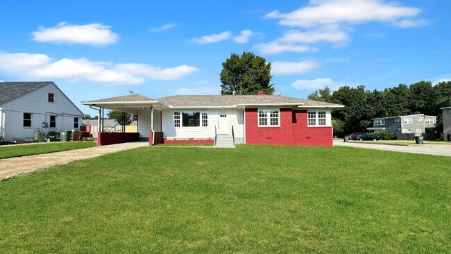 Building Photo - 1049 N Idlewild St