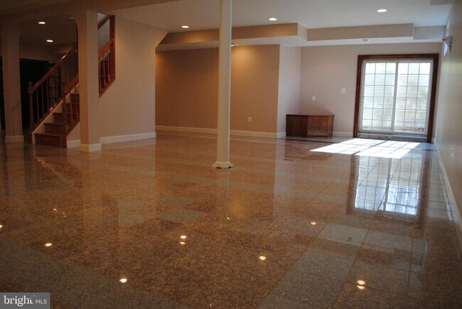 Building Photo - 1550 Knobb Hill Ln
