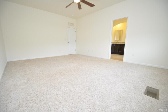 Building Photo - 5405 Cambridgeshire Loop