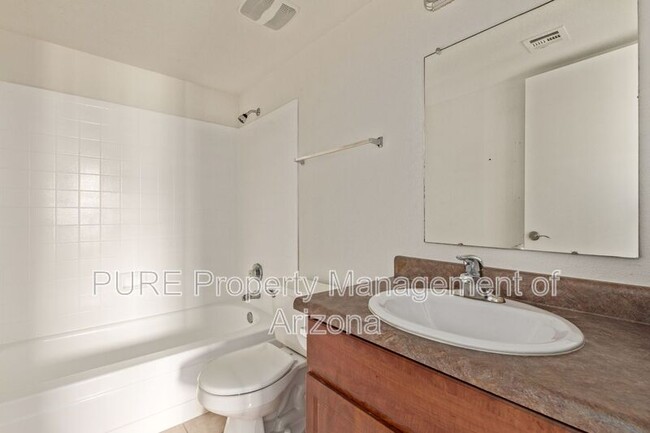 Building Photo - 5995 N 78th St