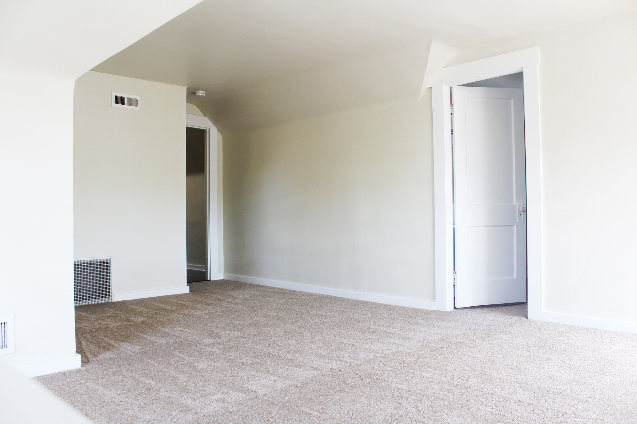 Living Room - 17606 Franklin Ave