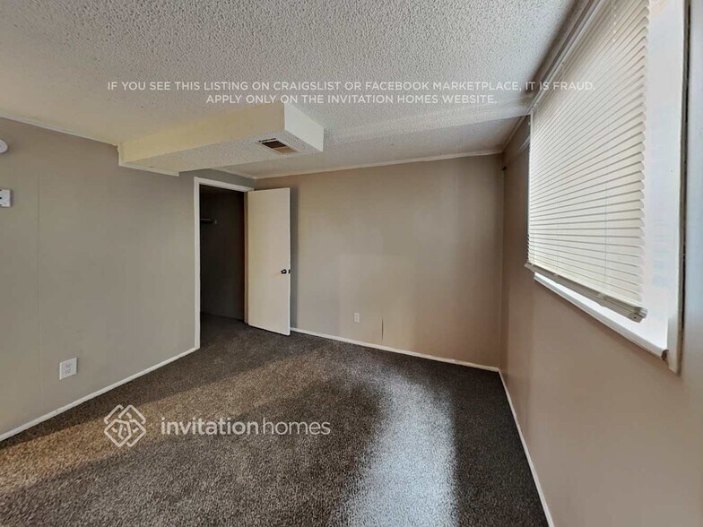 Building Photo - 9701 W 104th Dr