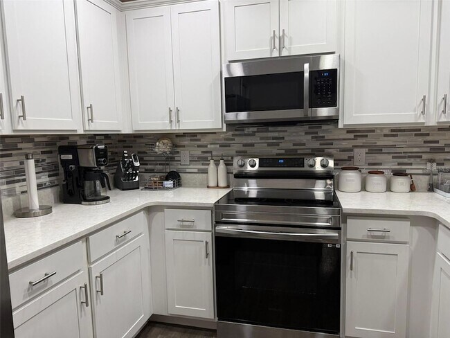 Building Photo - 1046 Tropea Ln