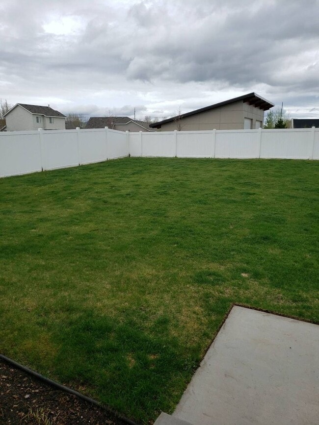 Building Photo - Lovely 3 Bedroom 2 Bath Sunshine Meadows Home for Rent!