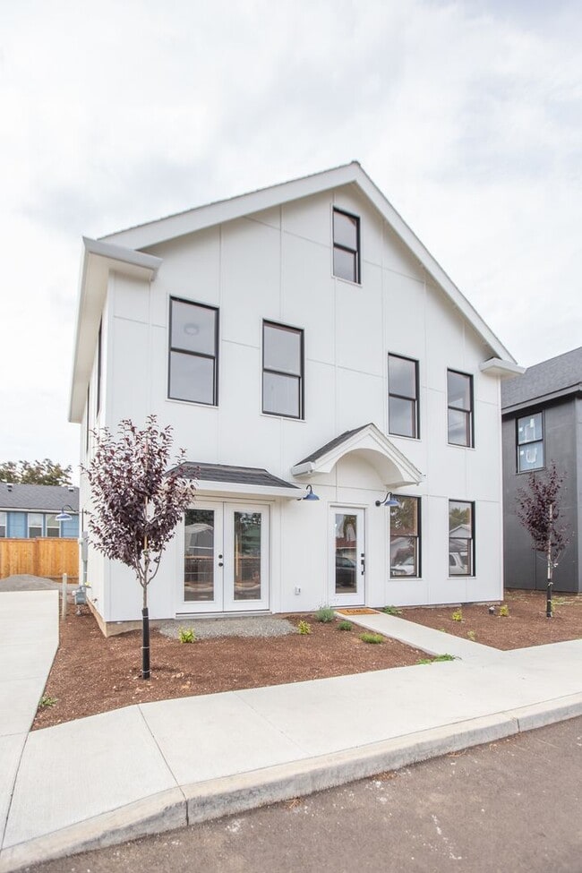 Primary Photo - *** 3 Bedroom New Build In SE ! ONE MONTH ...