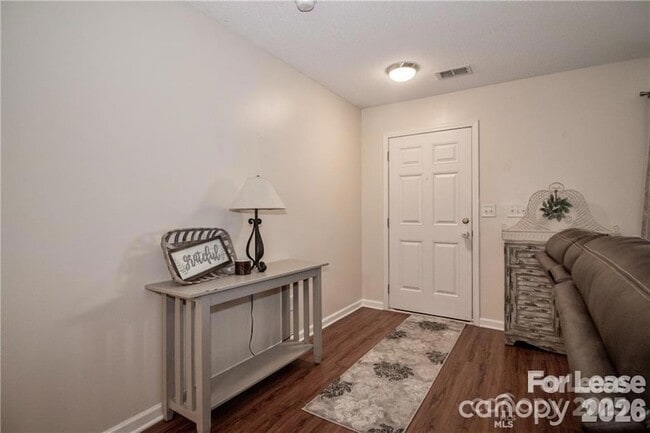 Building Photo - 137 Lynch Cir