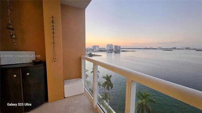 Building Photo - 1625 Kennedy Cswy