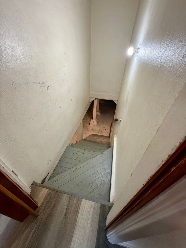 Building Photo - Approved Applicant - 2 Bedroom Newly Remod...