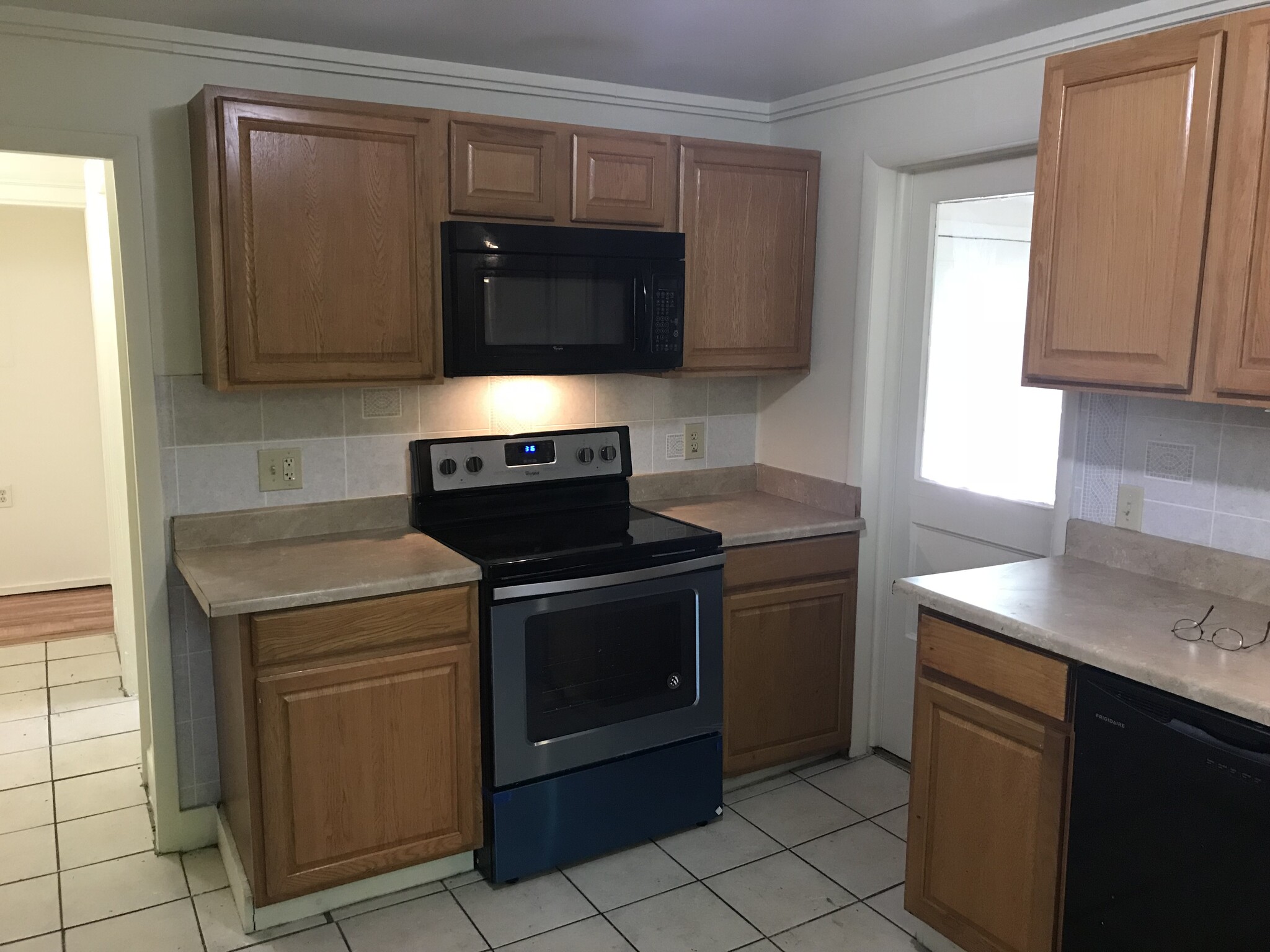 Kitchen - 1708 Linden St