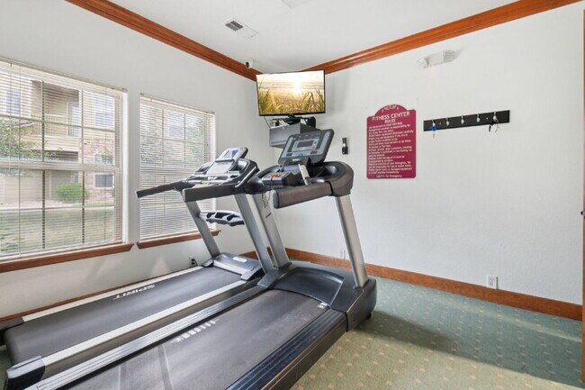 Building Photo - Gorgeous third floor - 1bd/1ba condo