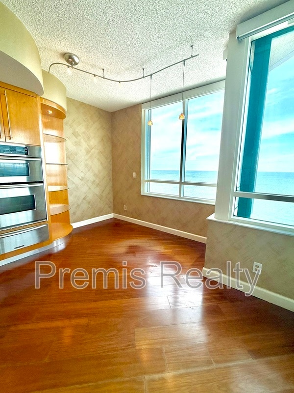 Building Photo - 1540 Gulf Blvd
