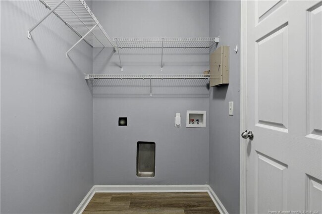 Building Photo - 625 Marshtree Ln
