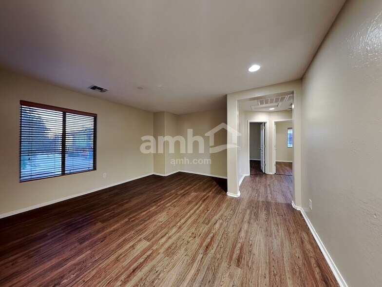 Building Photo - 3927 S Napa Ln