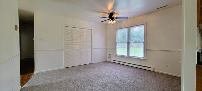 Building Photo - Pristine ranch on corner lot in Chesterfield.