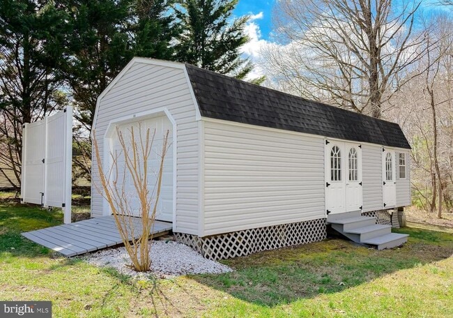 Building Photo - 23185 Pembrook Dr