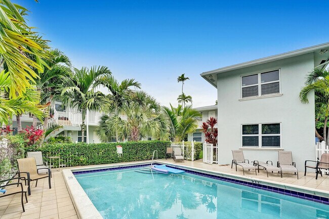 Building Photo - 417 NE 17th Ave