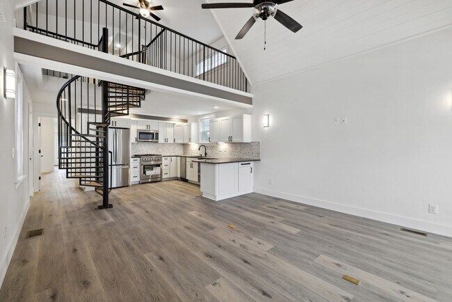 Building Photo - Charming Renovated 1900s Home with Modern Flair – Nashville, TN 37210 FOR LEASE