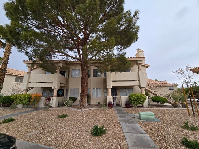 Primary Photo - A Nicely Remodeled 2 Bedroom upstairs unit...