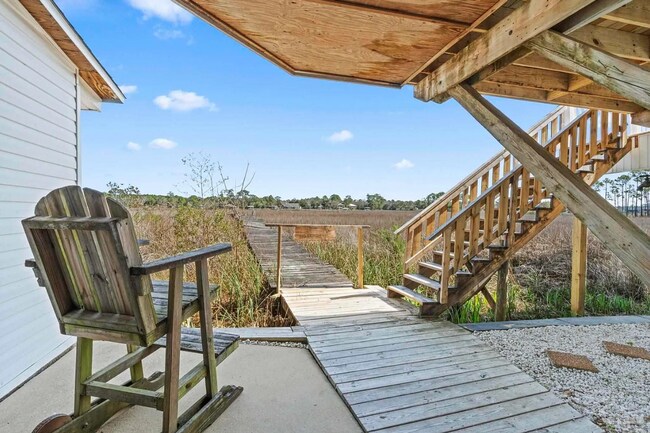Building Photo - Custom-Built Waterfront Home