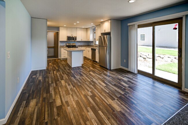 Building Photo - Broadway Drive - Sun Prairie