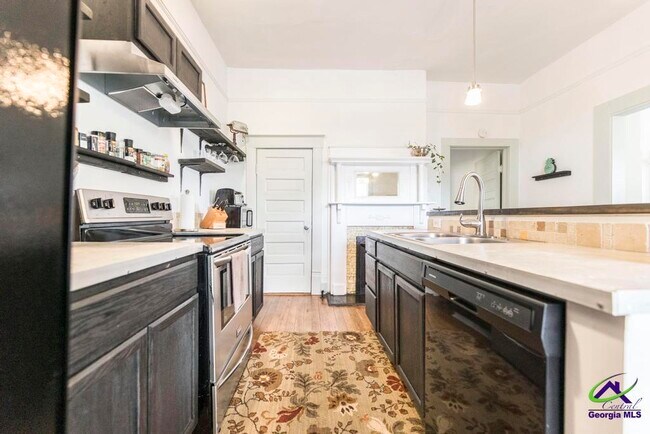 Building Photo - 1475 3rd St