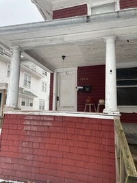 Building Photo - 1002 Constitution St