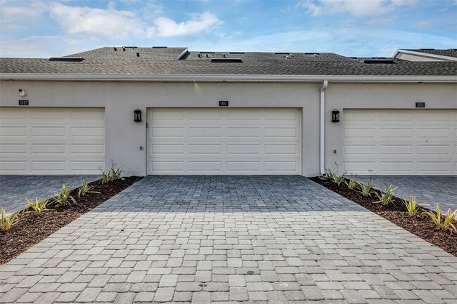 Building Photo - 1851 Pinecliff Dr