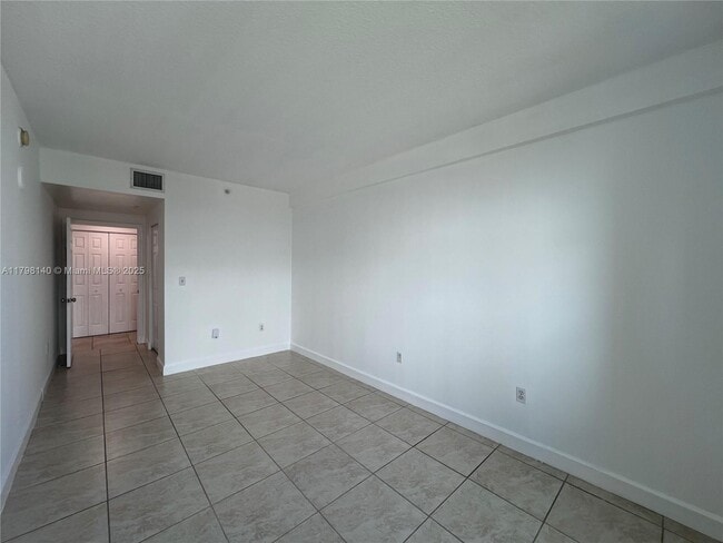 Building Photo - 50 Menores Ave