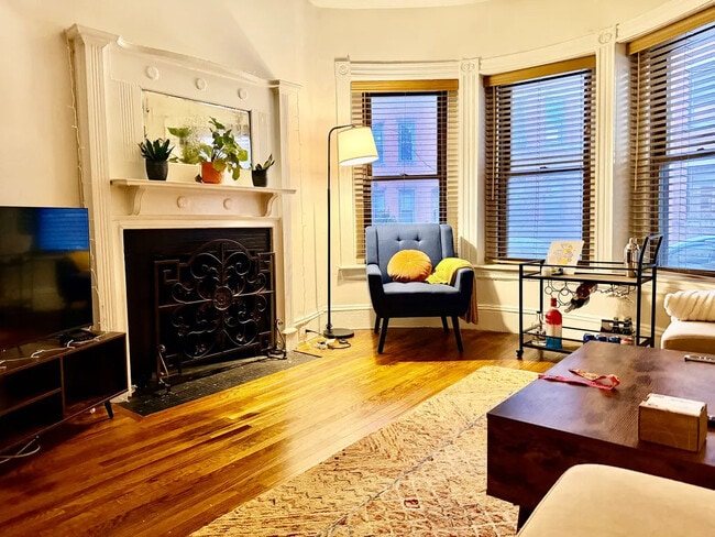 Building Photo - 48 Saint Germain St