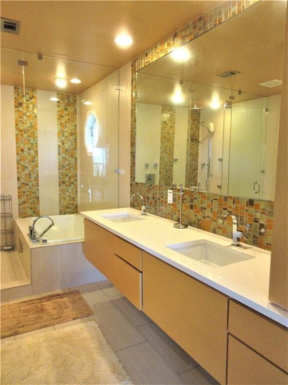 Building Photo - 1702 Newning Ave