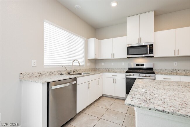 Building Photo - 5340 Maroon Guava St