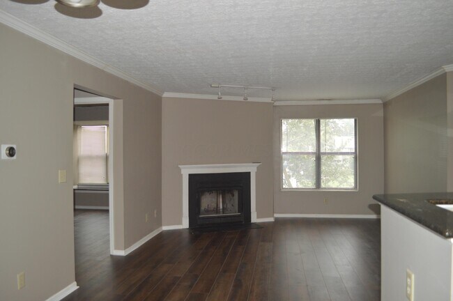 Building Photo - 2744 Greystone Dr