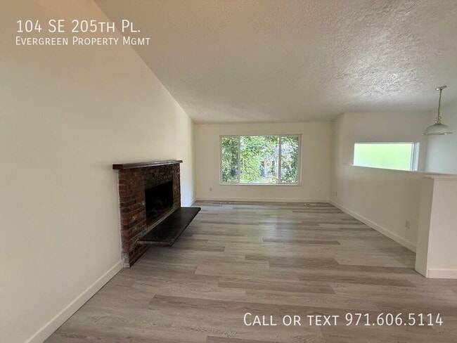 Building Photo - 104 SE 205th Pl