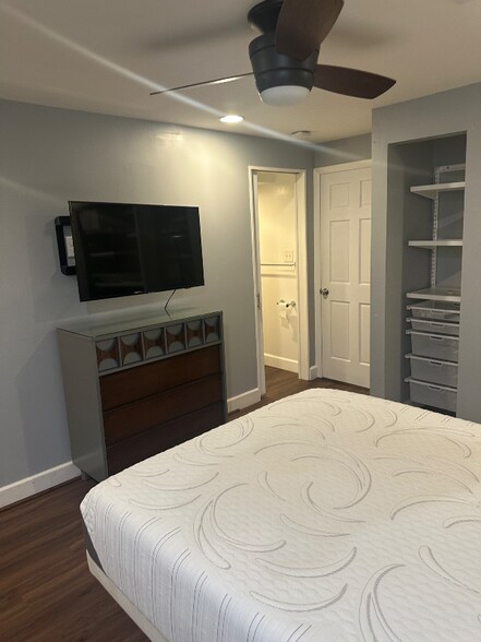 Building Photo - 7306 Glendora Ct