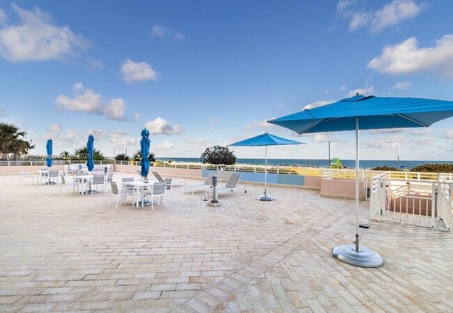 Building Photo - 345 Ocean Dr