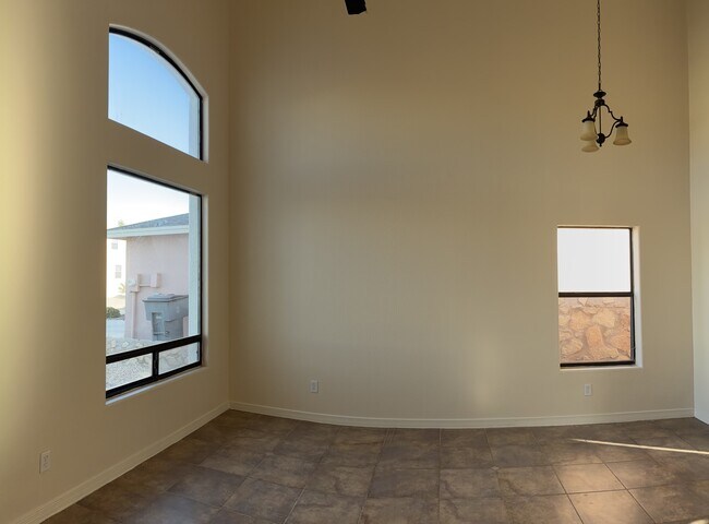 Building Photo - 11328 Manuel Gameros Dr
