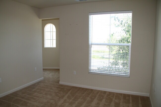 Building Photo - 2 Bed | 2 Bath | 1375 SF | Private 2 Garage | Loft Style Condominium | Owner pays WS&G