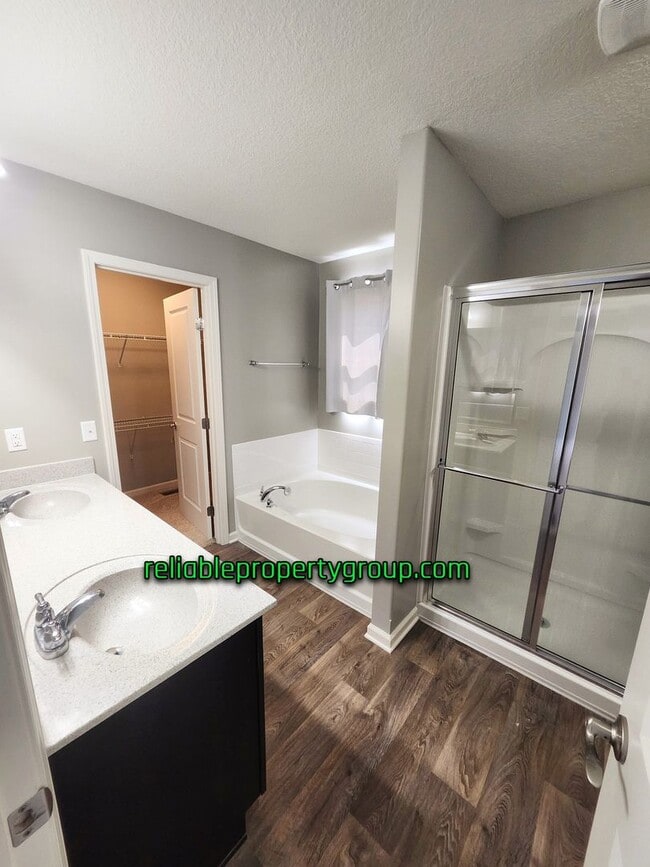 Building Photo - New Listing in Fort Wayne