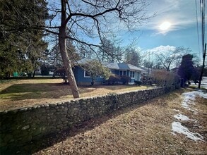 Building Photo - 34 Maple Ave